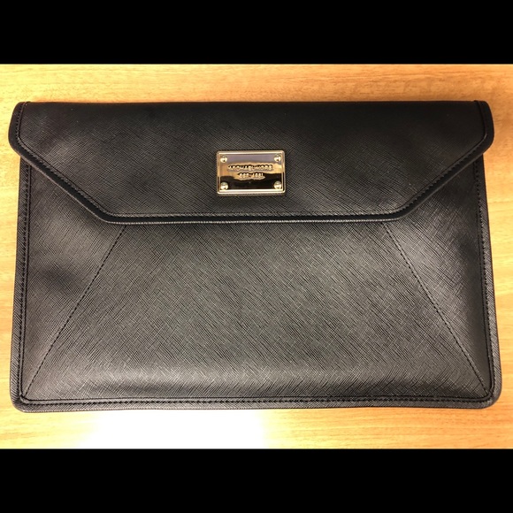 Michael Kors Handbags - Michael Kors tablet sleeve/ clutch.